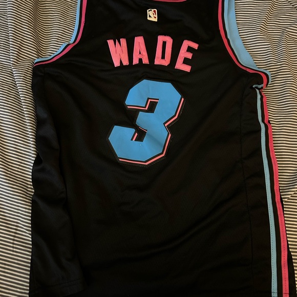 Nike 2018/19 Miami Heat City Edition Jersey - No. 3 - Wade - Size “Men’s” Large - Picture 5 of 6